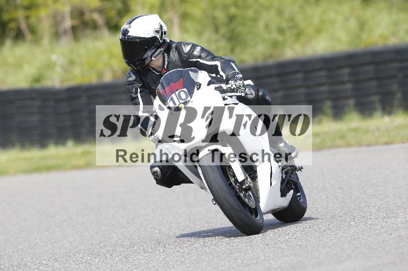 /Archiv-2025/09 22.04.2025 Cornu Master School ADR/rot-rouge/10